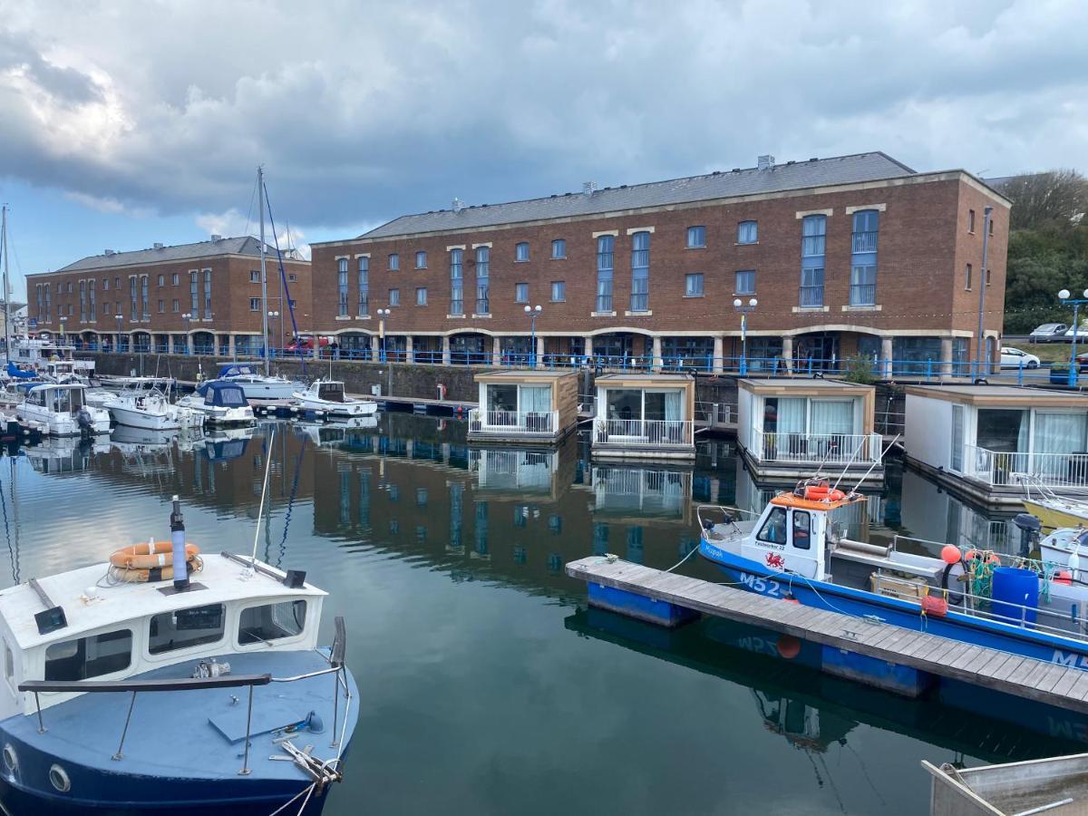 The Old Blue Shop Milford Haven Exterior photo